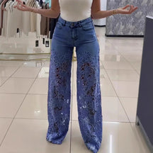 Calça Jeans Bethania™ em Denim Moderno com Renda Artesanal Floral / Estilo e Conforto Casual Chic para Looks Memoráveis!